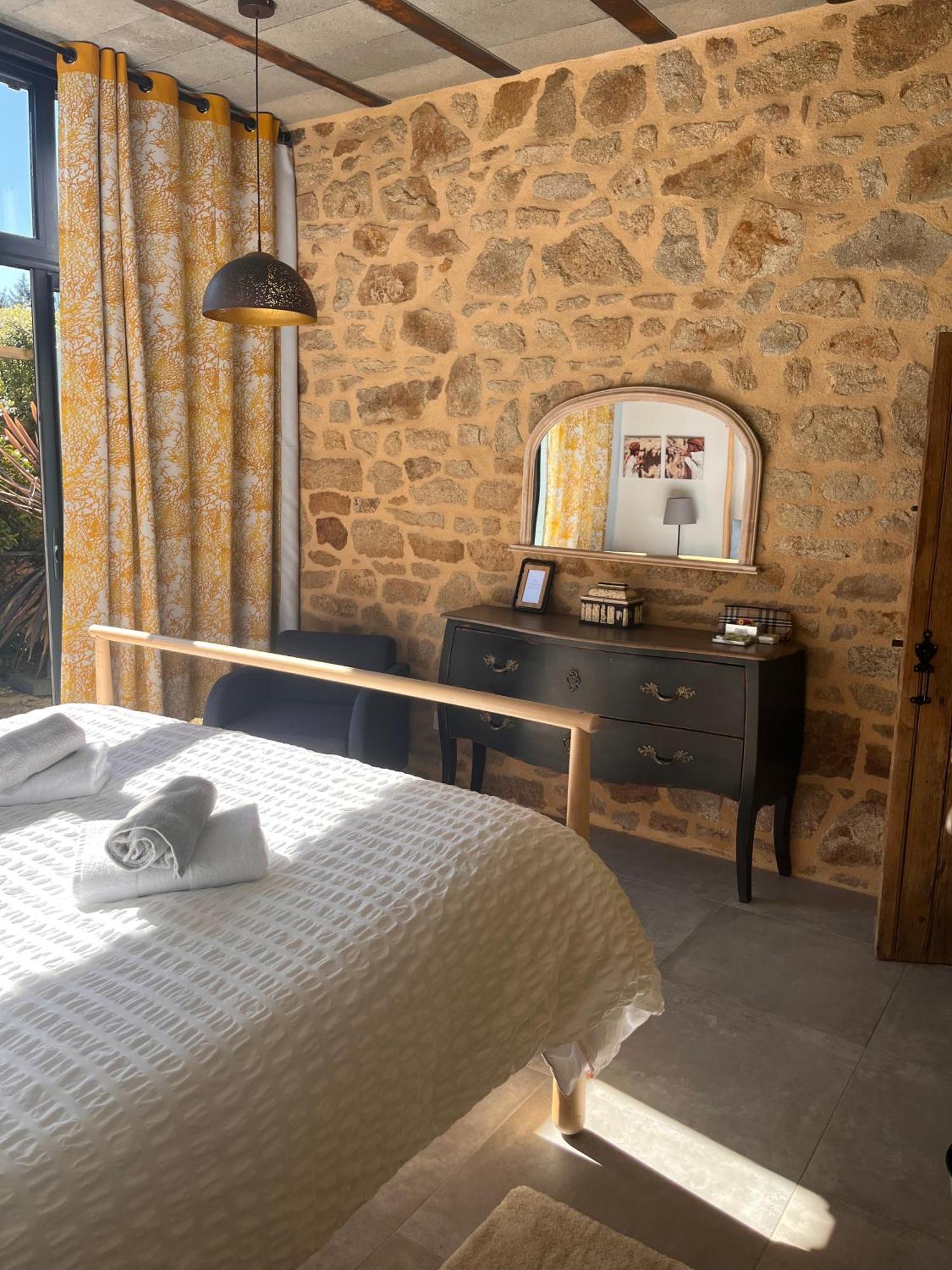 Bed and Breakfast La Sellerie Romagne  Exterior foto